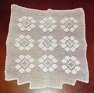 Vintage Table Runner Topper Dresser Scarf Hand Crochet Floral Lace