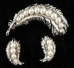 Vintage CROWN TRIFARI Rhodium Silver & Pearls Feather Brooch & Earrings Set